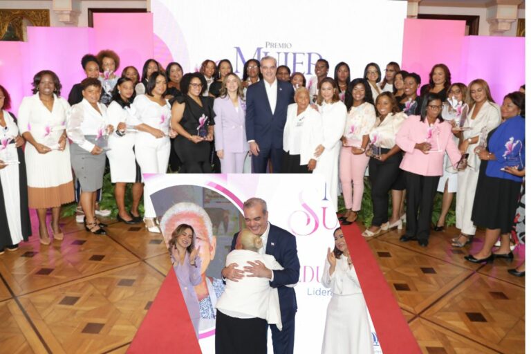 Presidente encabeza premio Mujer Supérate