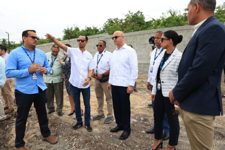 IDAC supervisa instalación de radar en el AILA