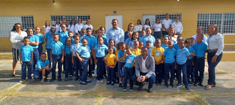 Rolando Muñoz destaca la educación como motor de transformación social