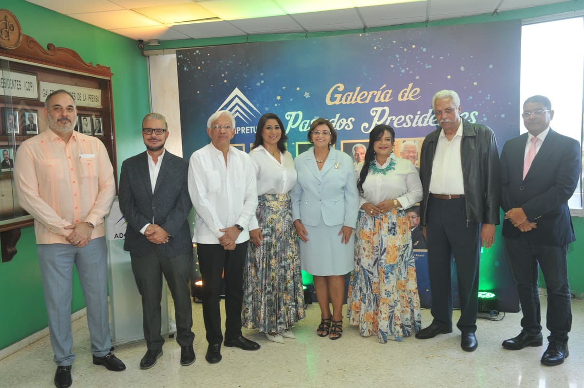 Adompretur inaugura galería de pasados presidentes