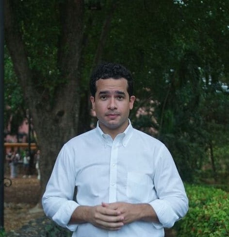 Senador del DN destina fondo para niños con TEA y TDAH