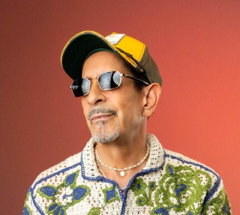 Jossie Esteban con música nueva y manejo de Luisín Martí
