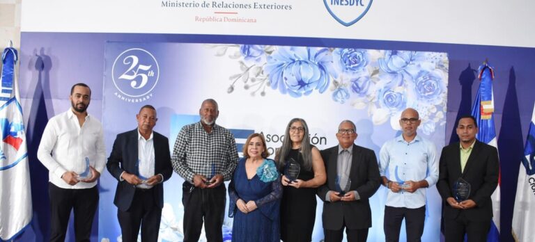 ADCS reconoce la trayectoria de fotógrafos camarógrafos y diseñadores