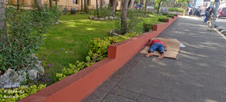 Cruzar la calle de la indiferencia