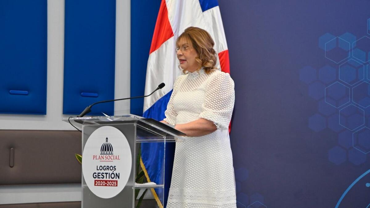 Yadira Henríquez presenta logros de su gestión en el Plan Social