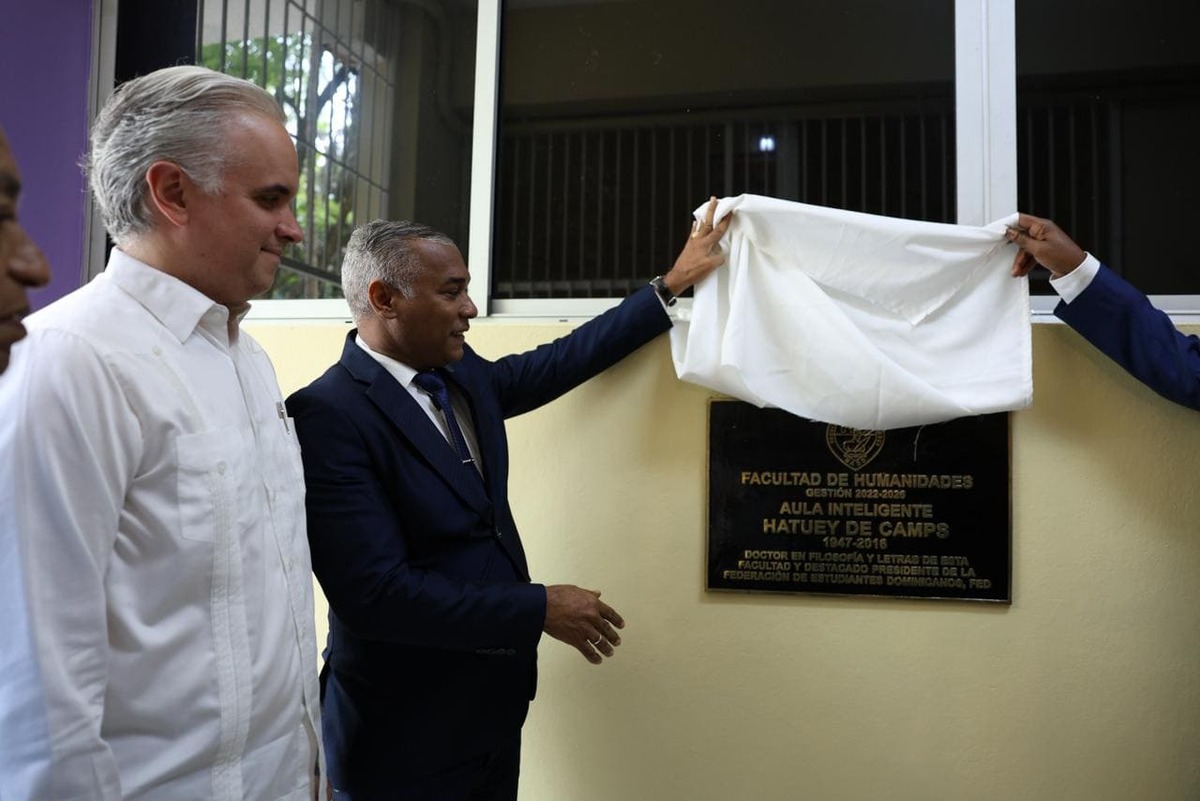 UASD rinde homenaje a Hatuey De Camps