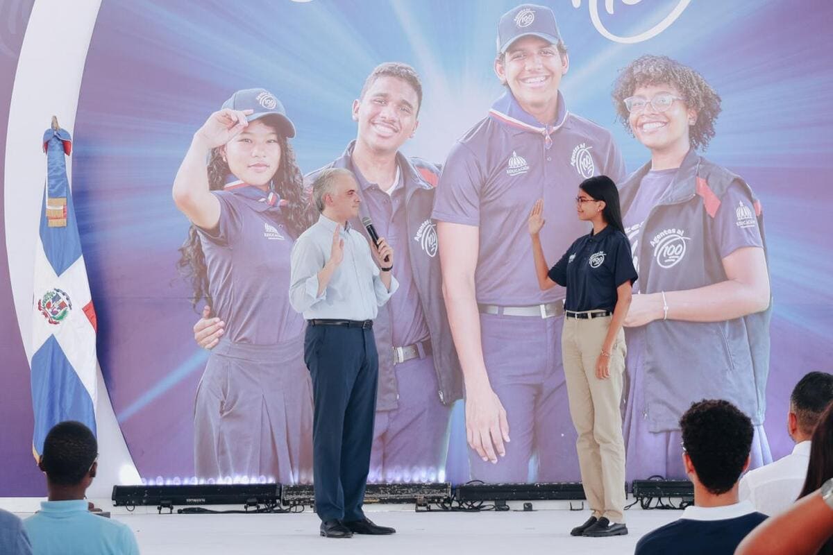 Minerd impulsa programa Agentes 100