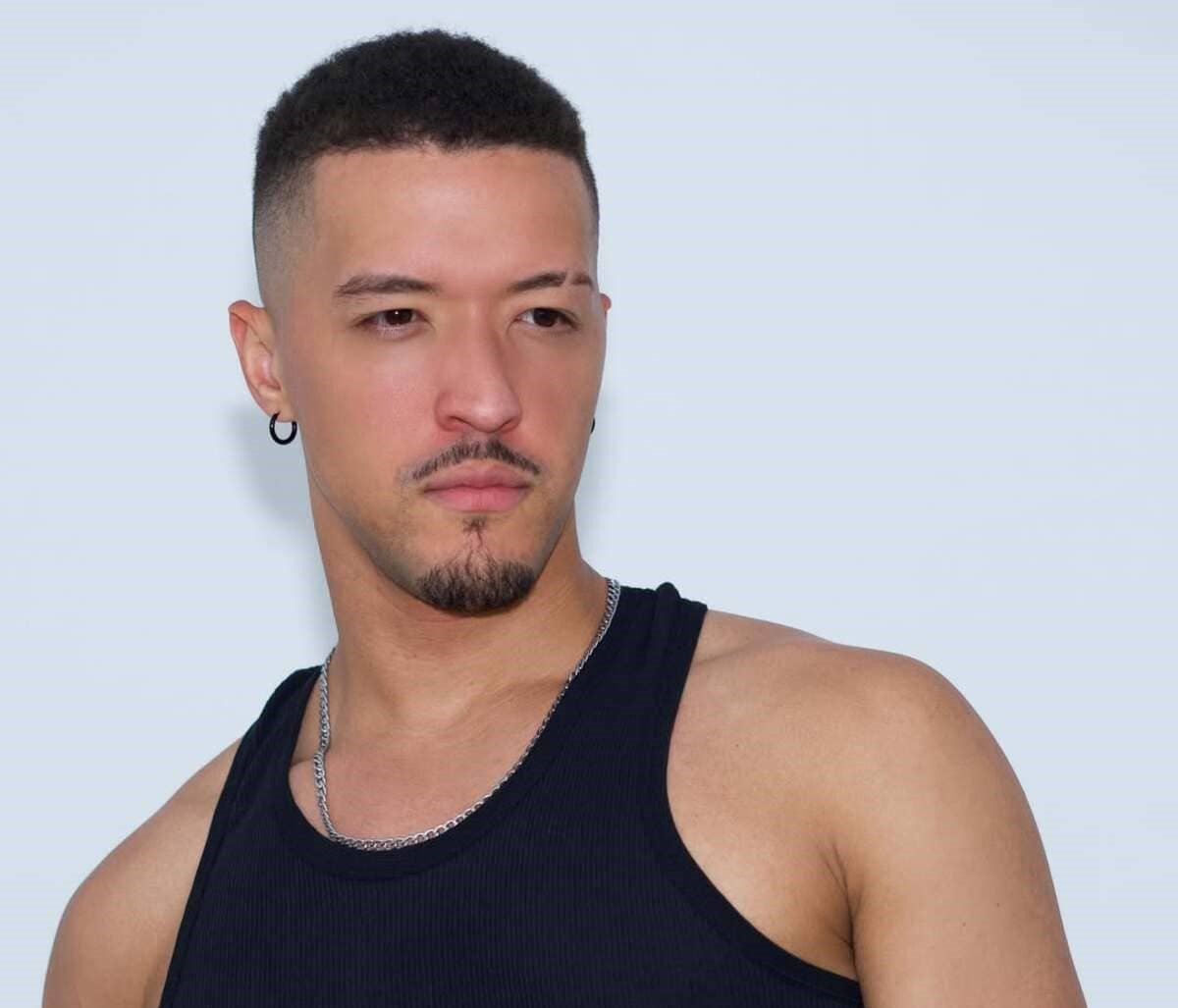 Ramón Junior Chávez llega desde Madrid a RD y PR