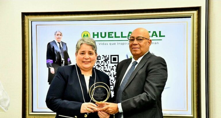 Vega Real reconoce a la magistrada Arelis Ricourt Gómez