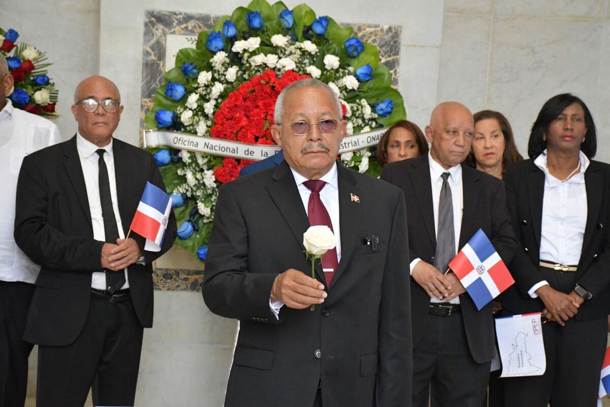 ONAPI rinde homenaje al Altar de la Patria
