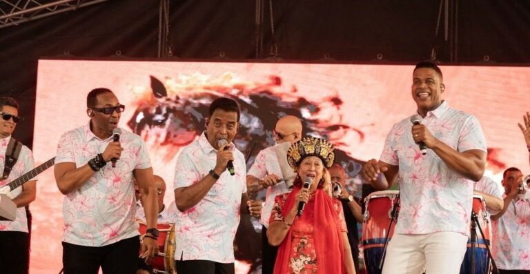 El Legado llena de ritmo el Barrio Chino