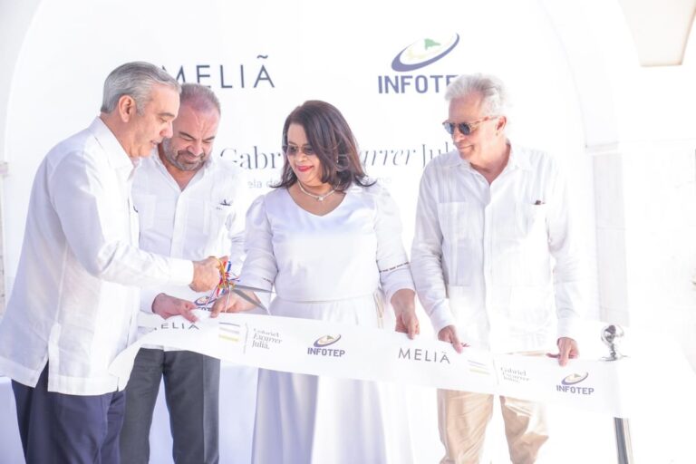 Presidente inaugura Escuela de Hostelería y Turismo del INFOTEP en PC