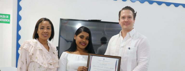 Instituto LHB otorga beca de maestría a docente María Fernanda Severino