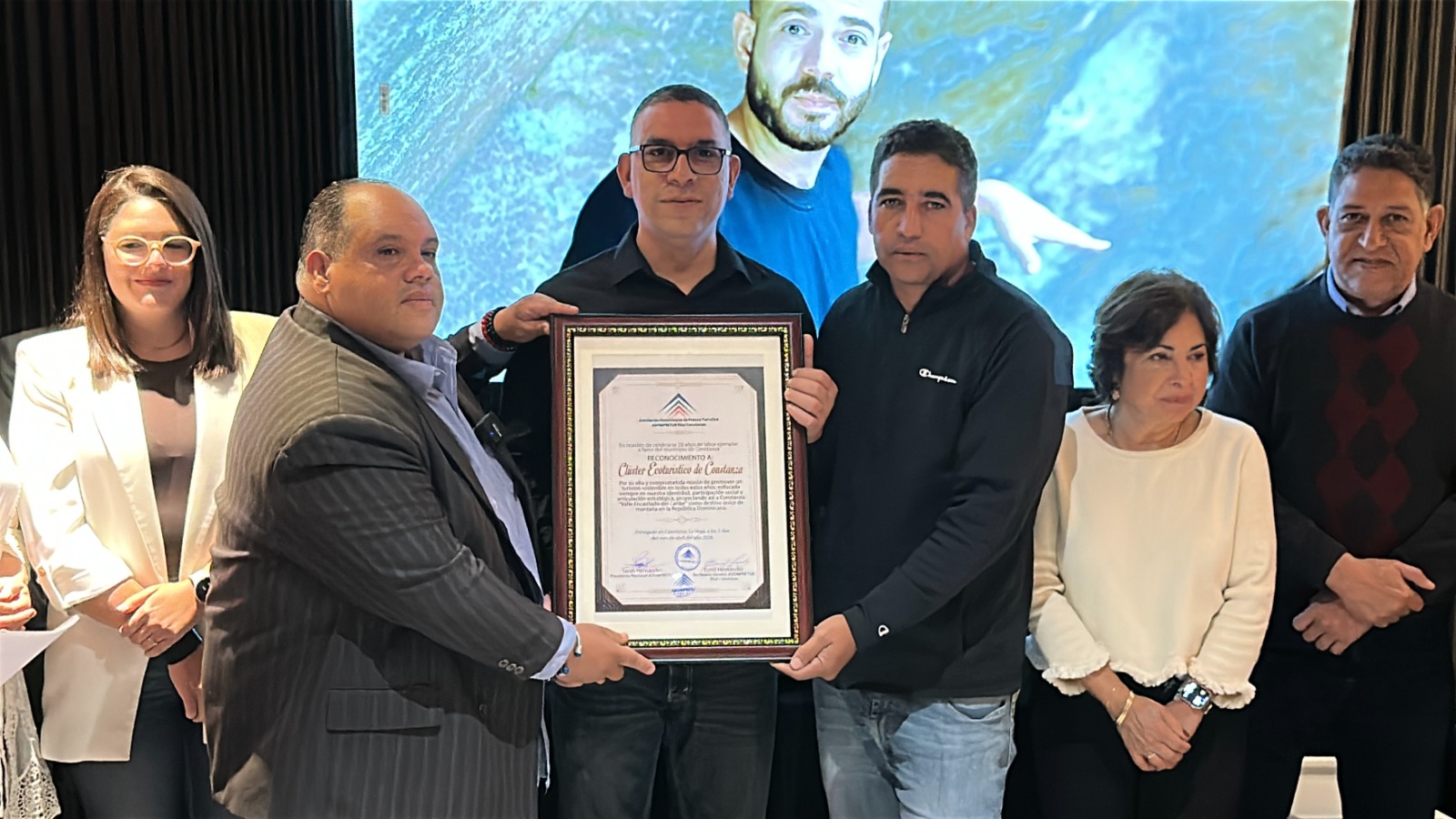 Adompretur reconoce al Clúster Ecoturístico de Constanza