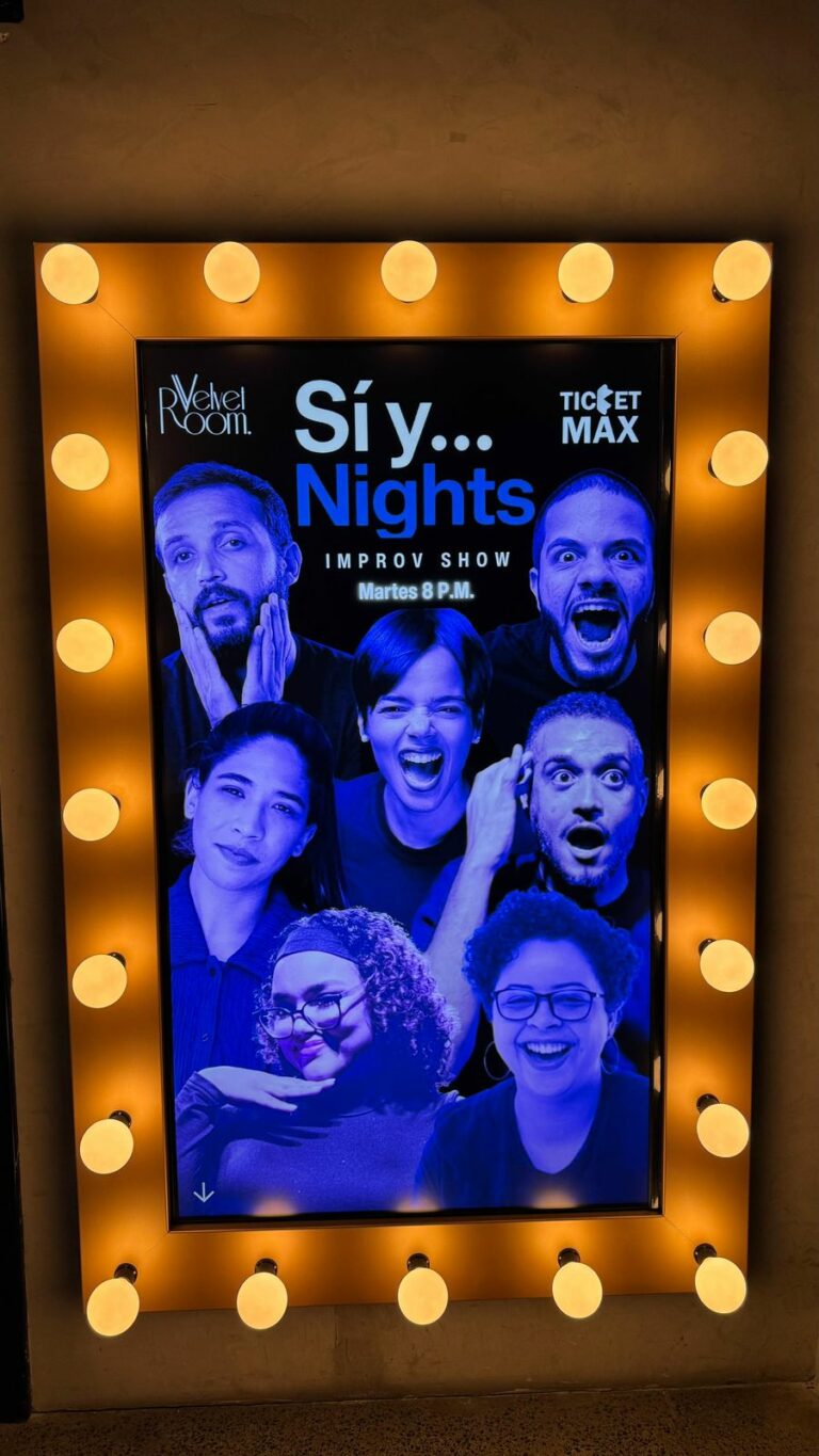“Sí y Nights” consolida seis meses en cartelera con su formato de improvisación sin guión los martes en Velvet Room