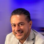 Doctor Hisham Zia alerta sobre riesgos de recuperarse en casa tras una cirugía estética