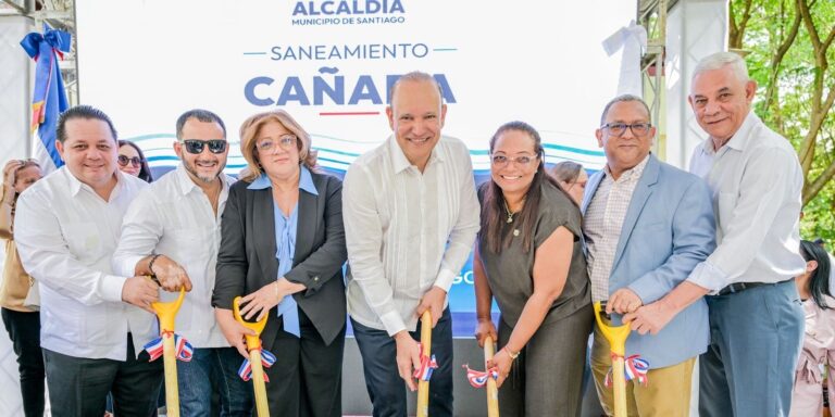 Alcaldía de Santiago inicia saneamiento de Cañada Hoya de Caimito